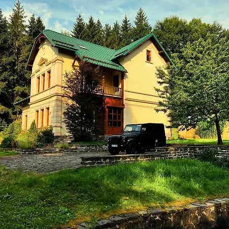 Chateau Du Golf Next To Malevil Golf