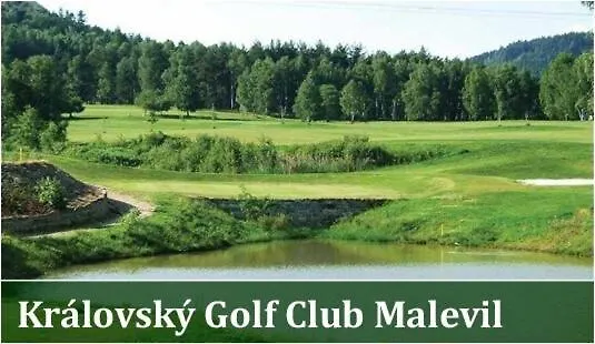 Villa Château Du Golf Next To Malevil Golf Heřmanice